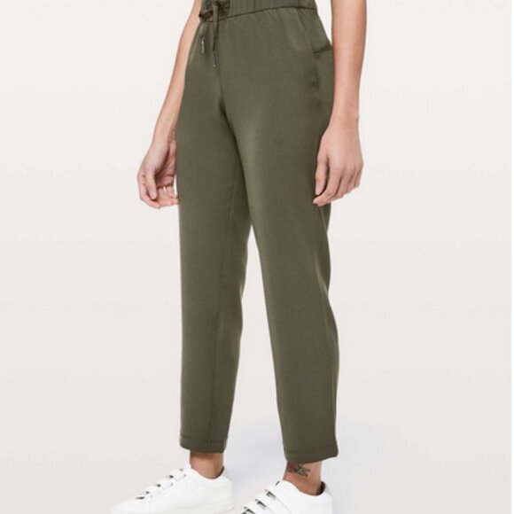 Lululemon On the Fly pant in Dark Olive Size 4 - Picture 1 of 9